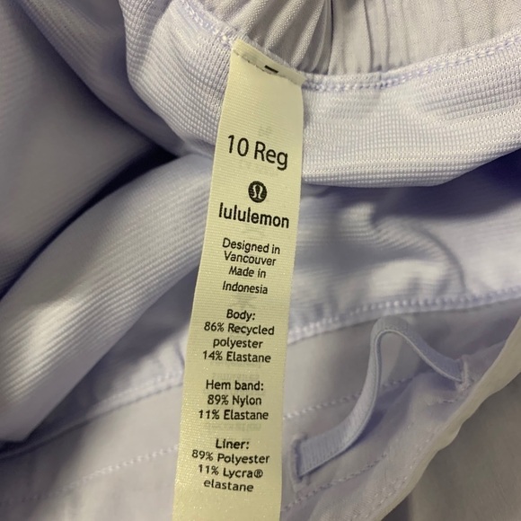 Lululemon Hotty Hot Short II 2.5" - Picture 11 of 11